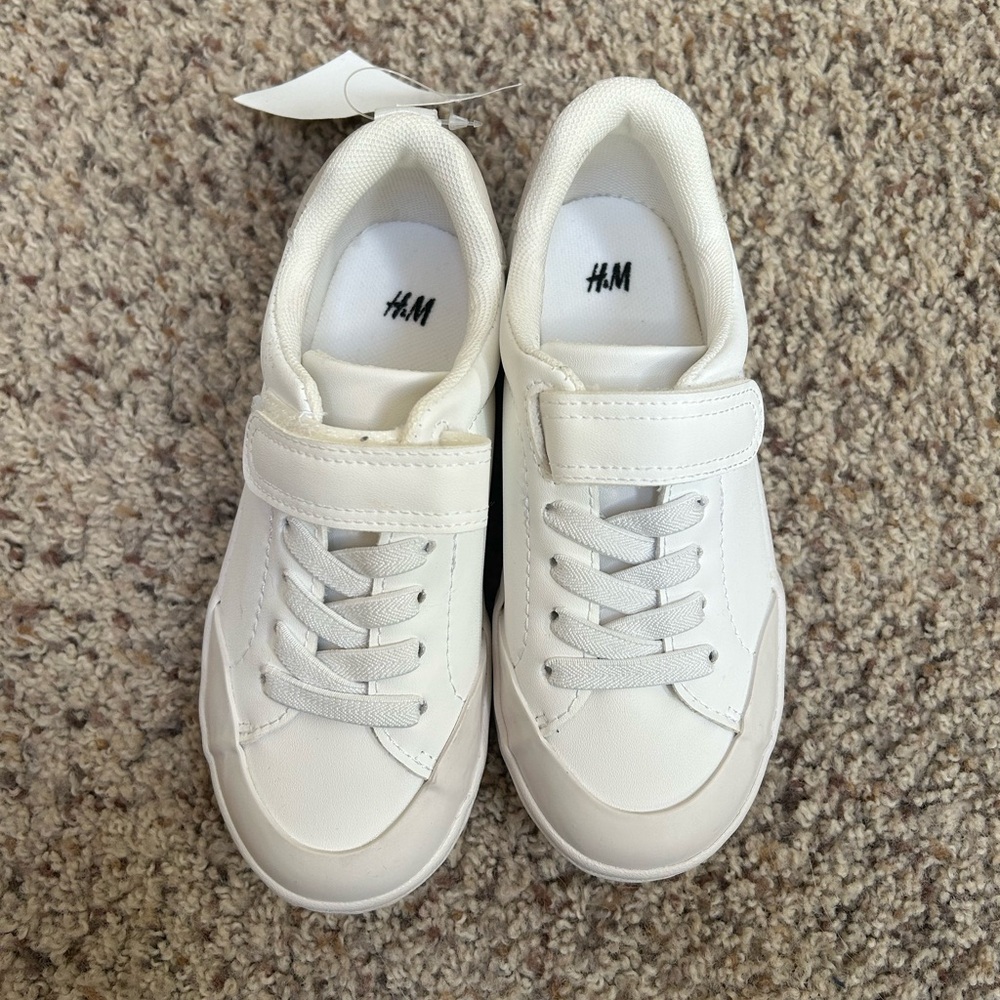 NWT H&M White faux leather sneakers, kids size 11M